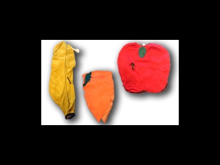 fruitpakken om je te verkleden in de vorm van een banaan, wortel of appel